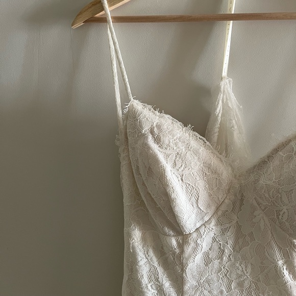 Dresses & Skirts - NEW FIT N FLARE WEDDING DRESS